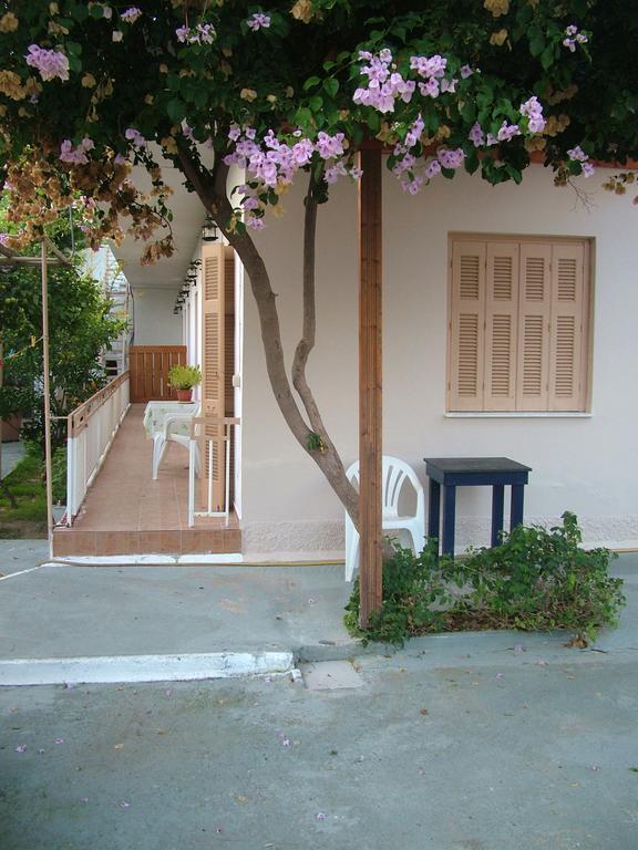 George'S Apartment Agia Marina  Room photo