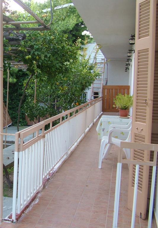 George'S Apartment Agia Marina  Room photo